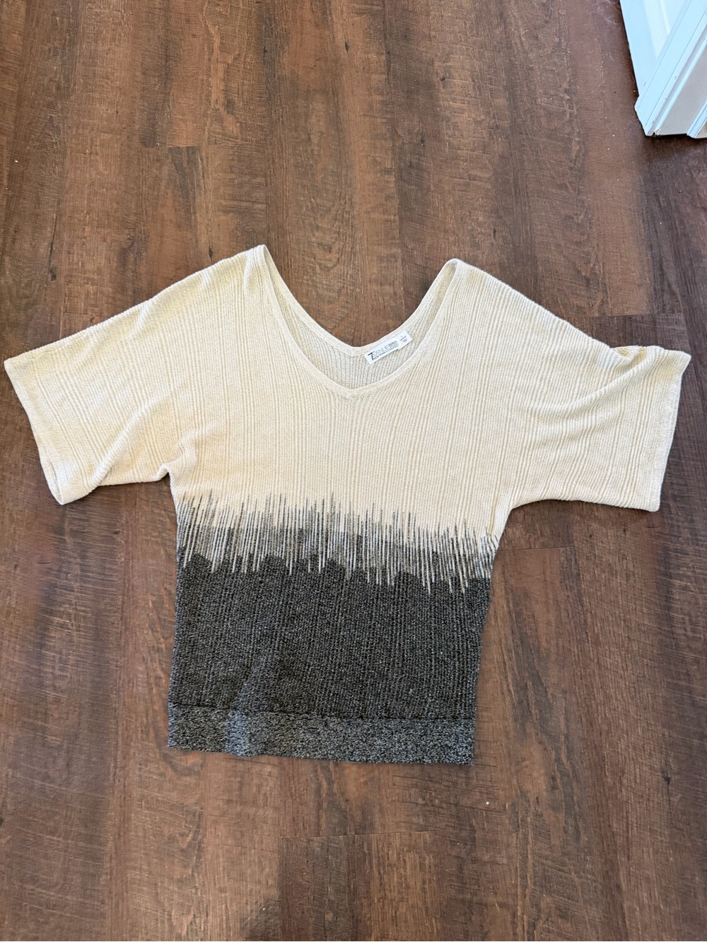 V-Neck Ombre Knit Tunic in Cream and Charcoal w metallic thread throughout
